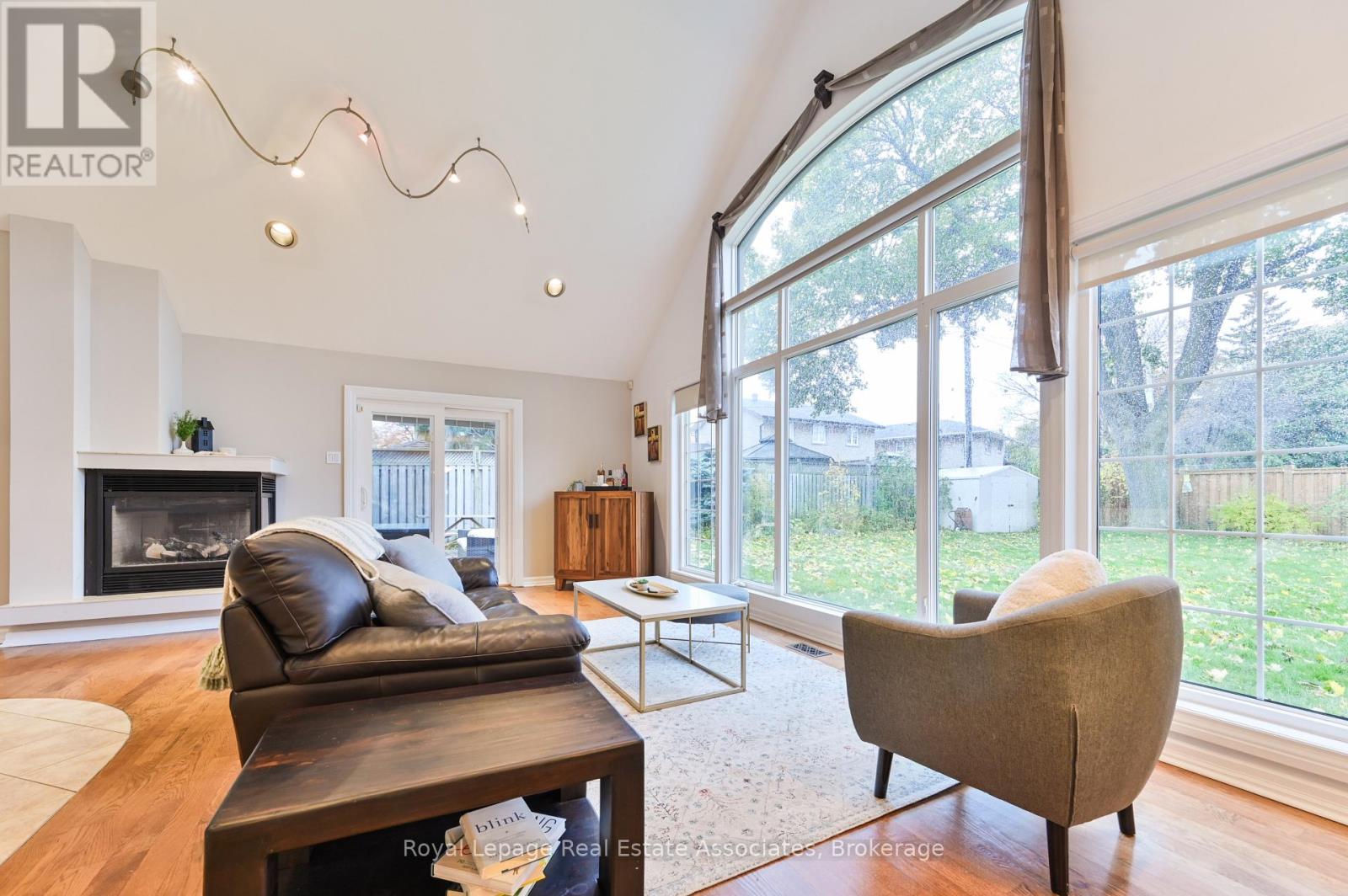 39 Shipley Road, Toronto, Ontario  M9R 3H9 - Photo 9 - W12516202