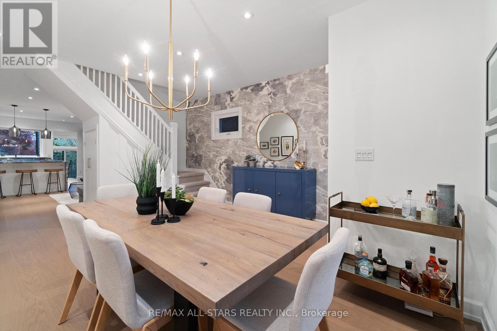 962 Shaw Street, Toronto, Ontario  M6G 3M7 - Photo 10 - W12516246