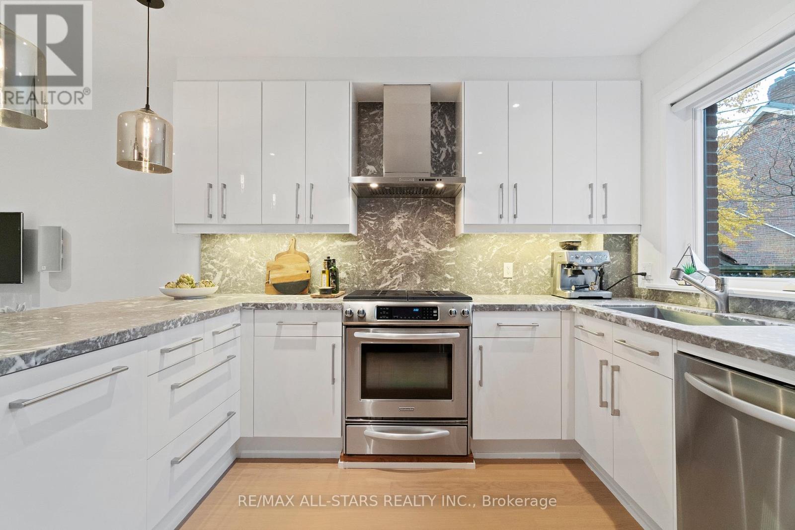 962 Shaw Street, Toronto, Ontario  M6G 3M7 - Photo 20 - W12516246