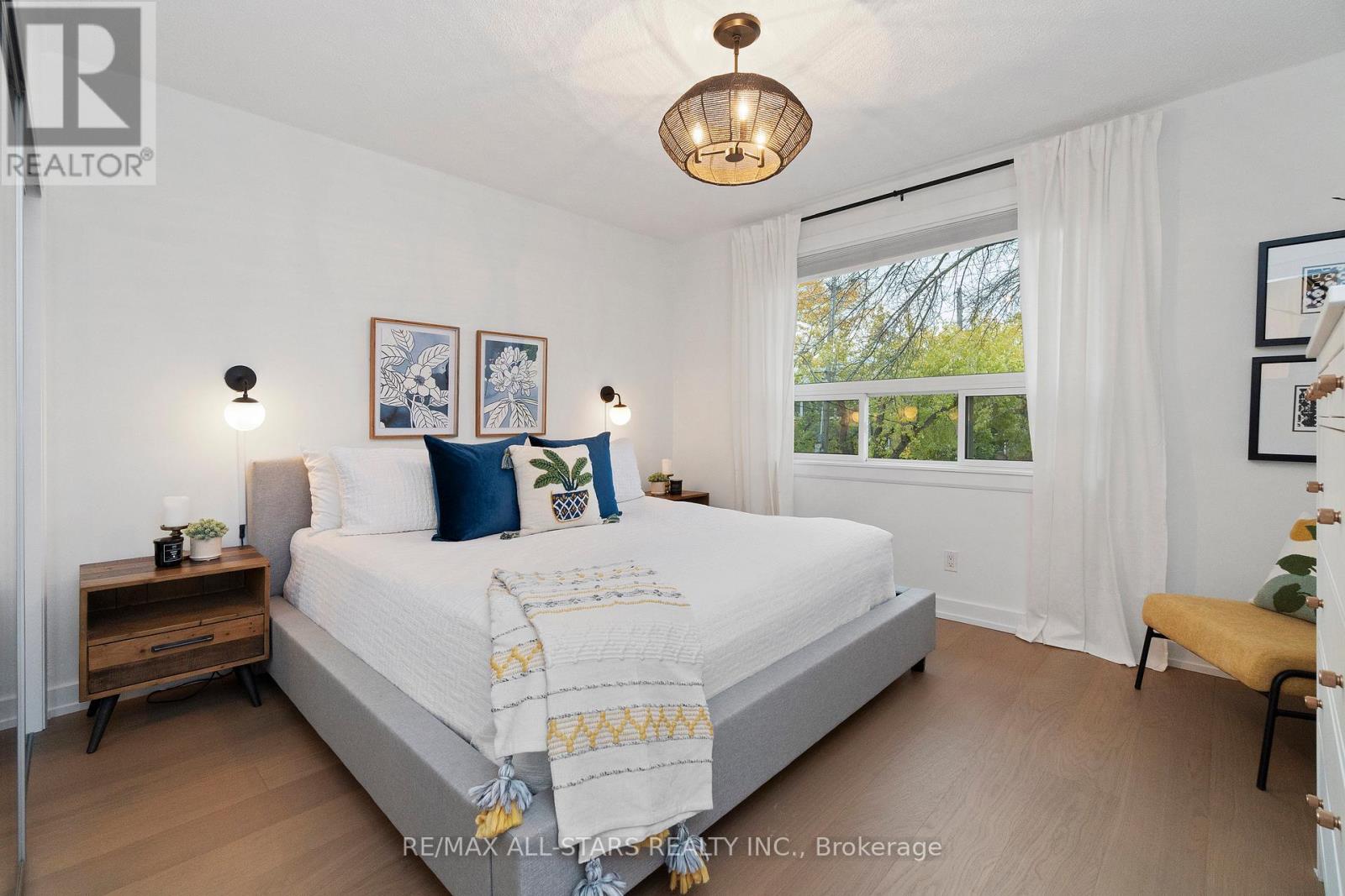 962 Shaw Street, Toronto, Ontario  M6G 3M7 - Photo 26 - W12516246