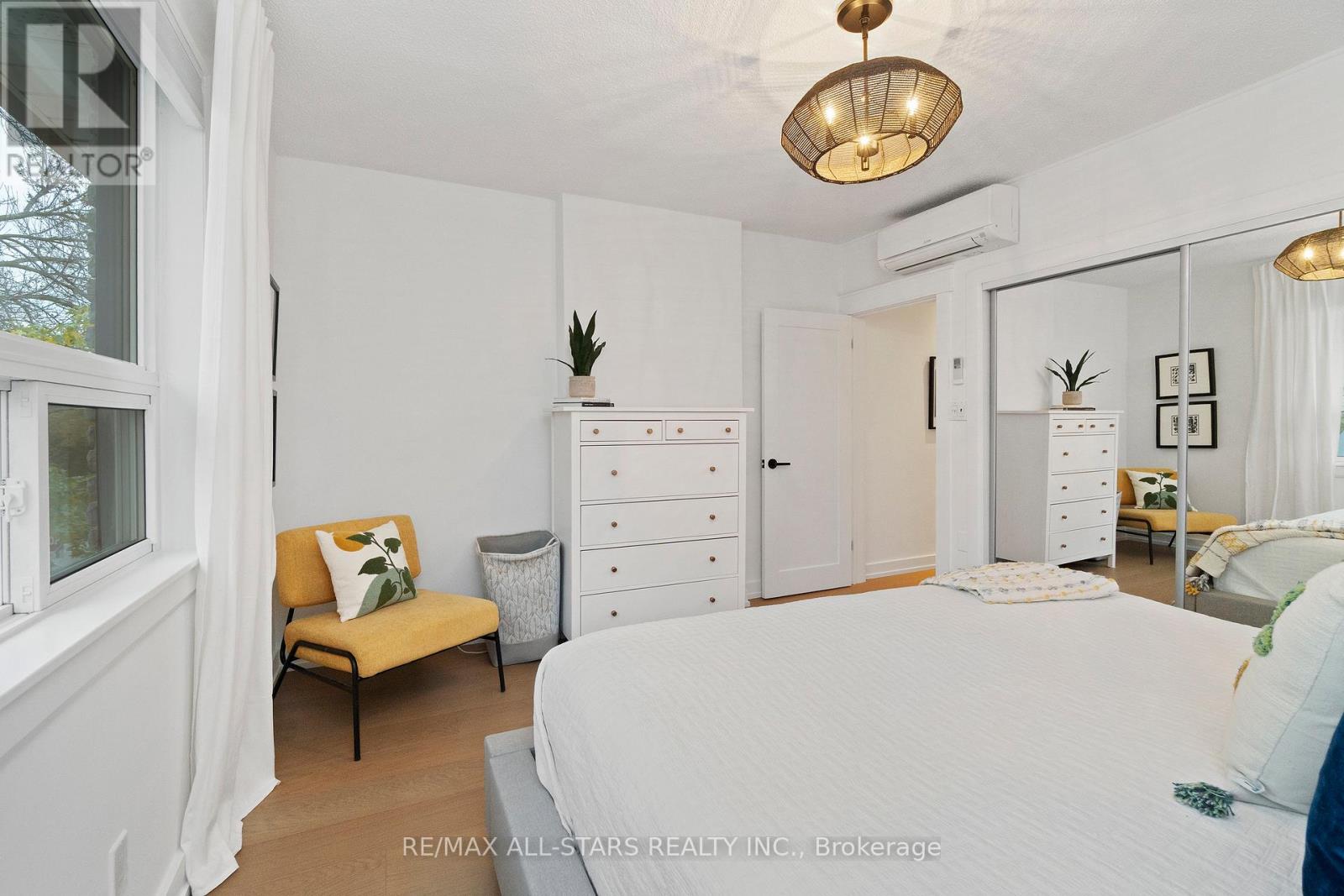 962 Shaw Street, Toronto, Ontario  M6G 3M7 - Photo 28 - W12516246