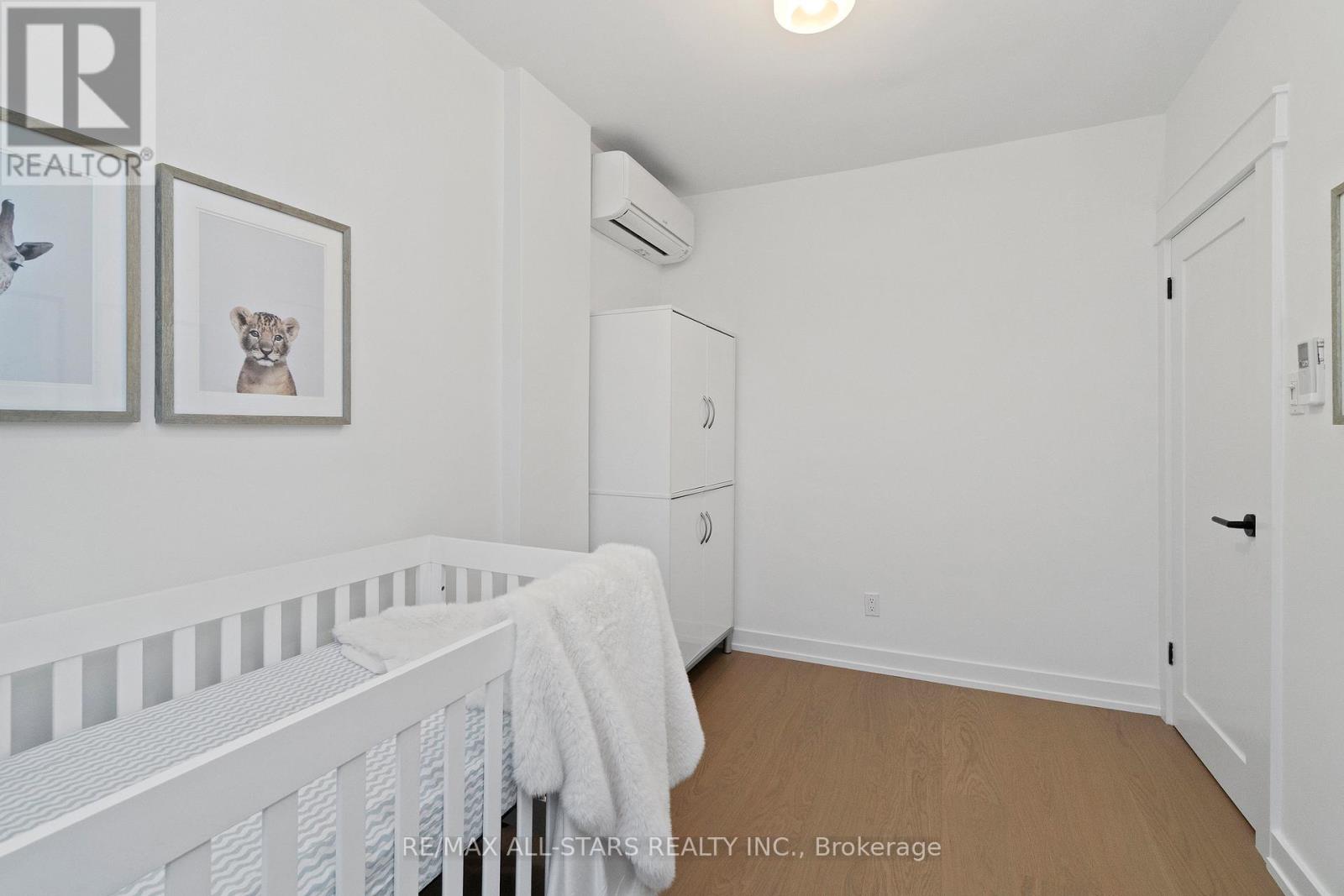 962 Shaw Street, Toronto, Ontario  M6G 3M7 - Photo 35 - W12516246