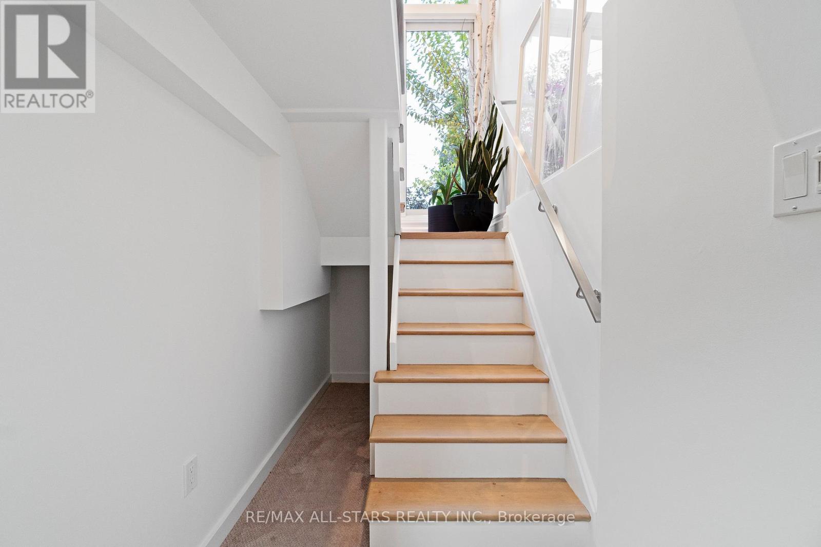 962 Shaw Street, Toronto, Ontario  M6G 3M7 - Photo 39 - W12516246