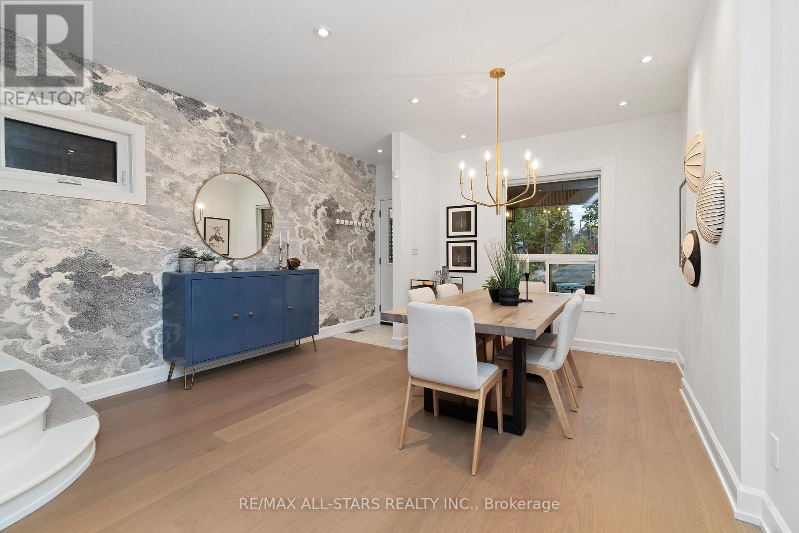 962 Shaw Street, Toronto, Ontario  M6G 3M7 - Photo 4 - W12516246