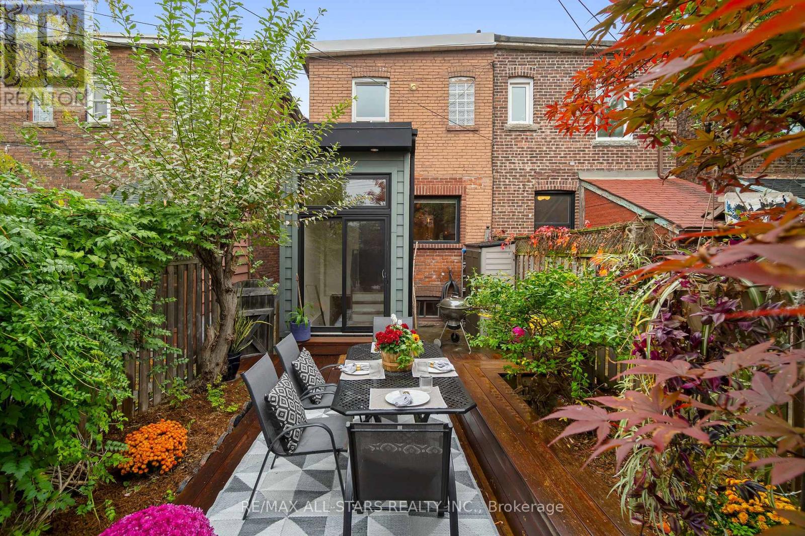 962 Shaw Street, Toronto, Ontario  M6G 3M7 - Photo 48 - W12516246