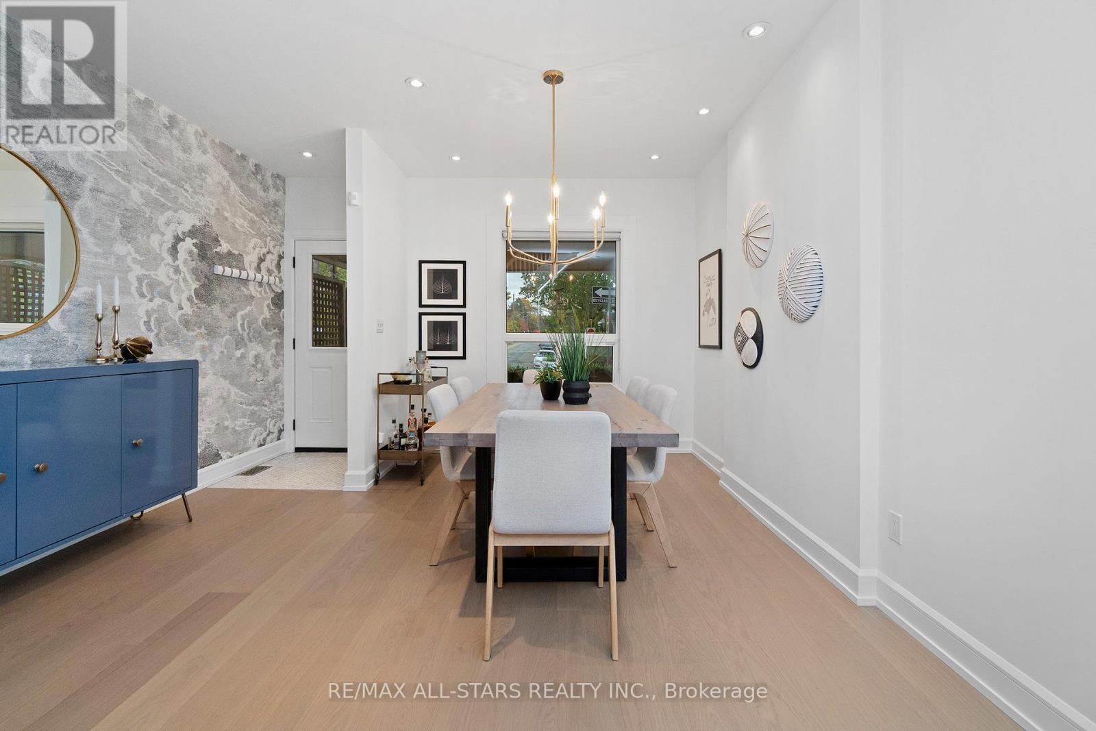 962 Shaw Street, Toronto, Ontario  M6G 3M7 - Photo 5 - W12516246