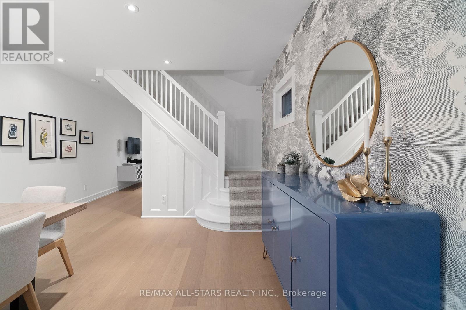 962 Shaw Street, Toronto, Ontario  M6G 3M7 - Photo 7 - W12516246