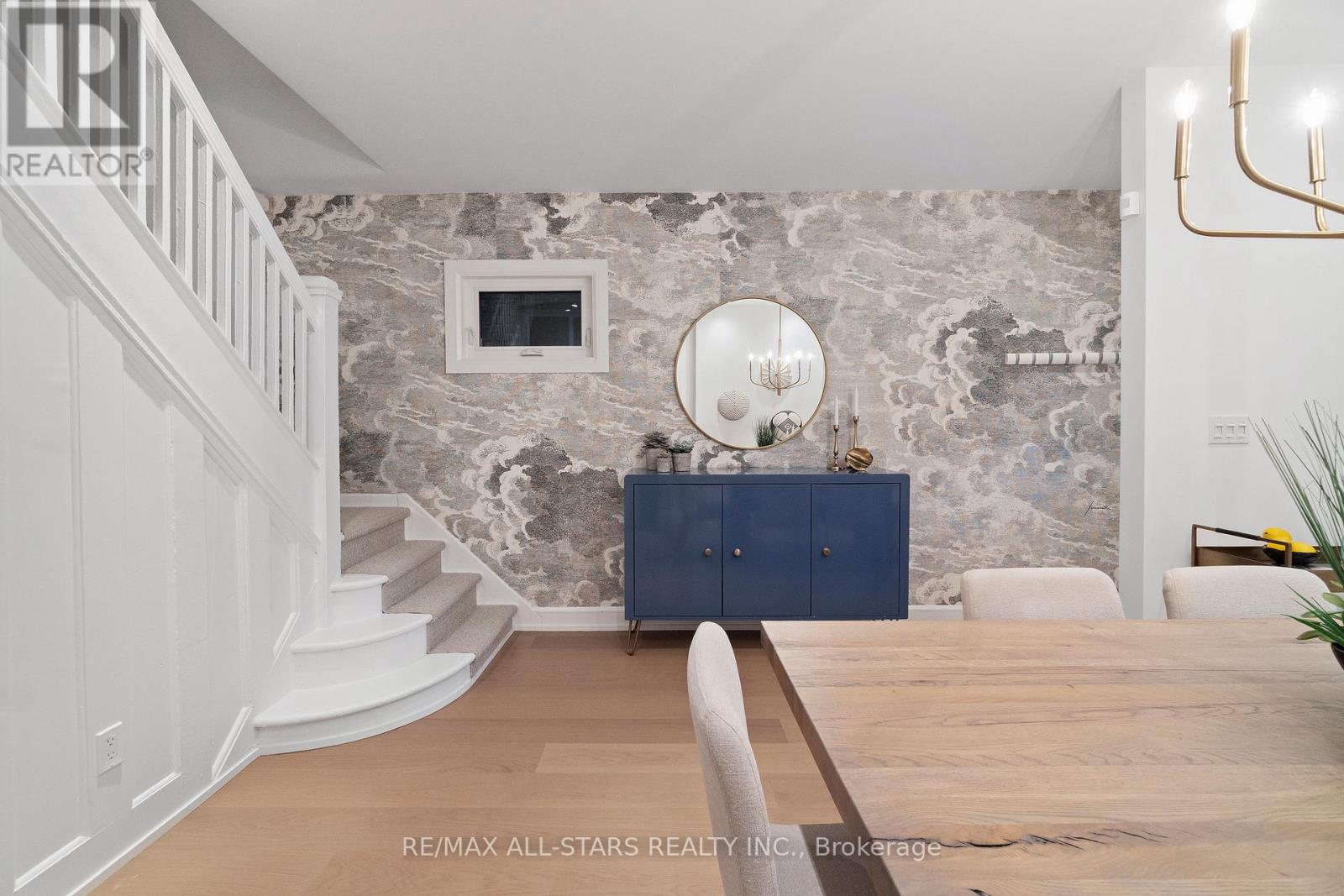 962 Shaw Street, Toronto, Ontario  M6G 3M7 - Photo 9 - W12516246