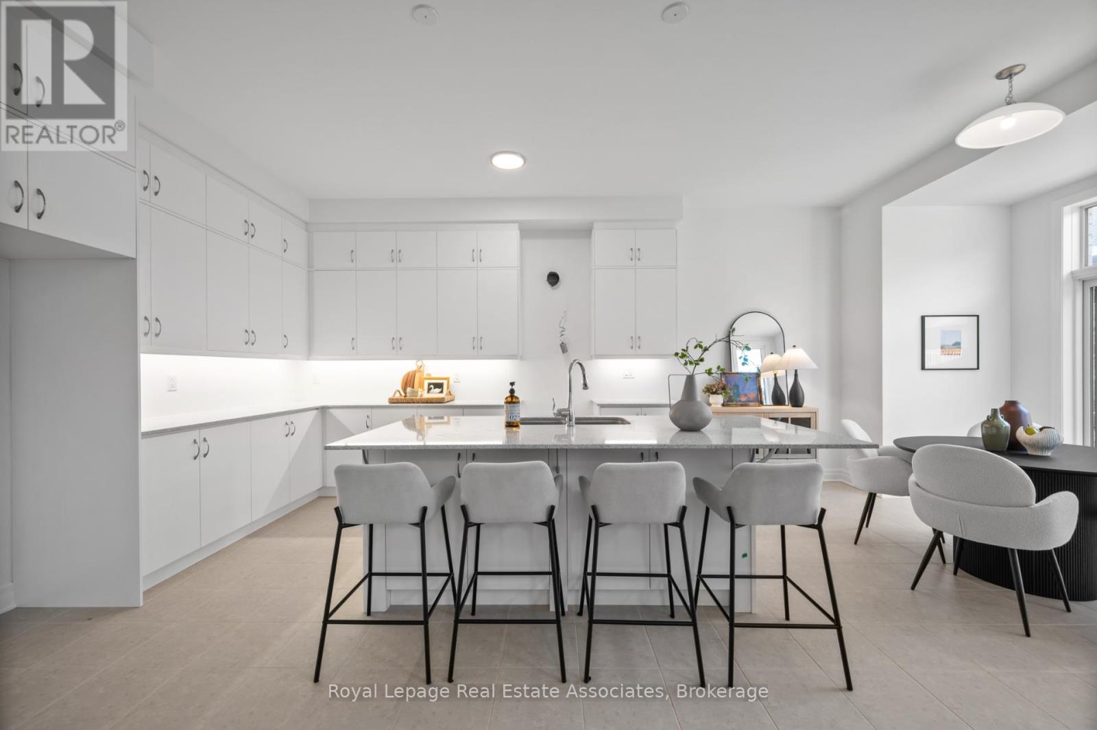 1249 Onyx Trail, Oakville, Ontario  L6H 8A8 - Photo 17 - W12516256