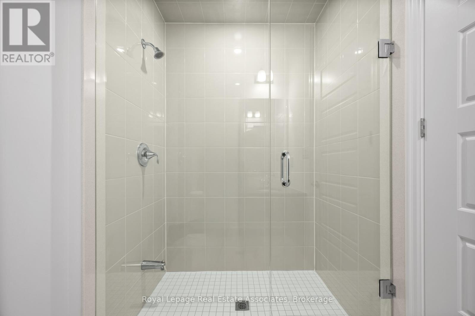 1249 Onyx Trail, Oakville, Ontario  L6H 8A8 - Photo 32 - W12516256