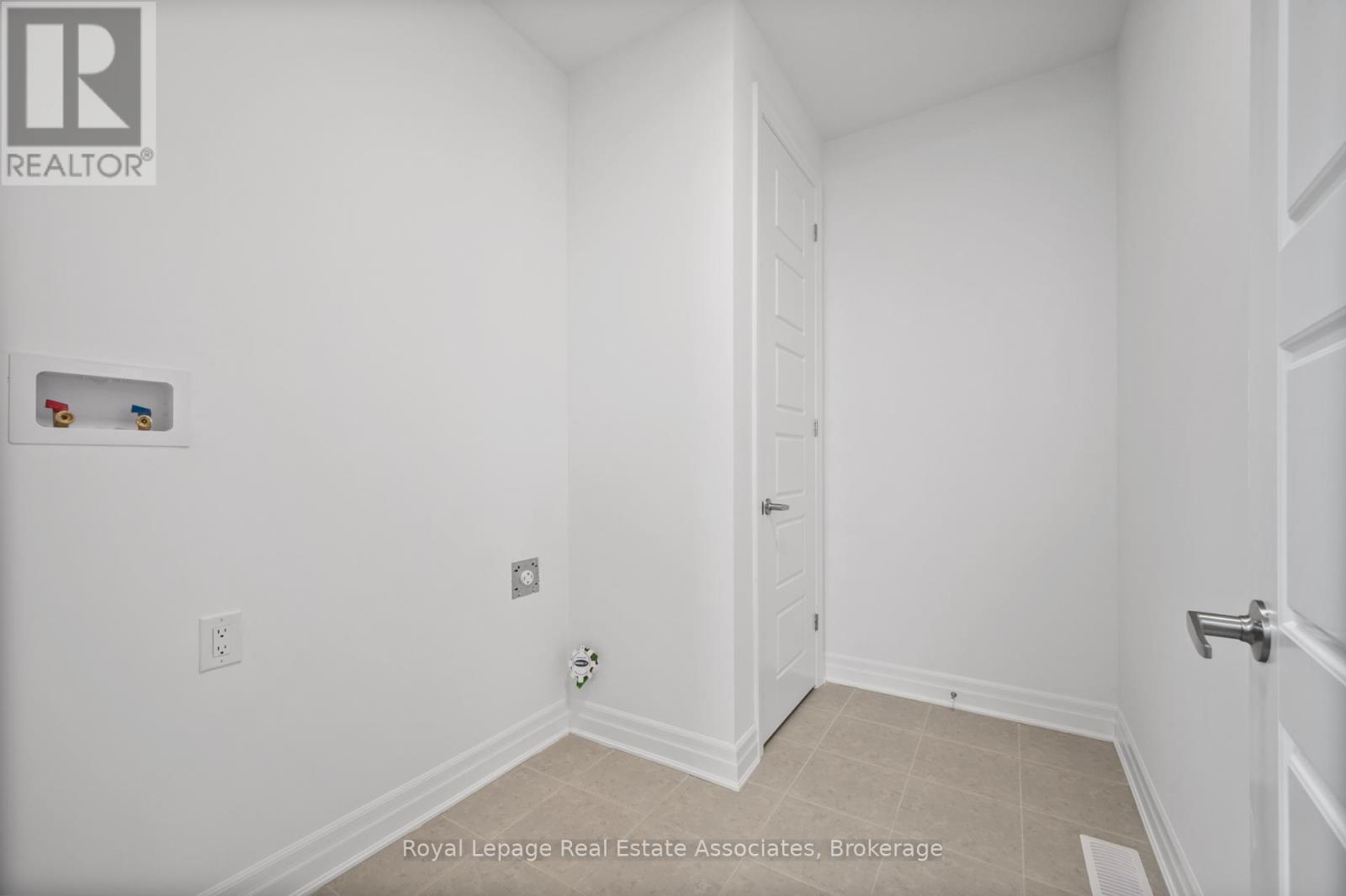 1249 Onyx Trail, Oakville, Ontario  L6H 8A8 - Photo 36 - W12516256