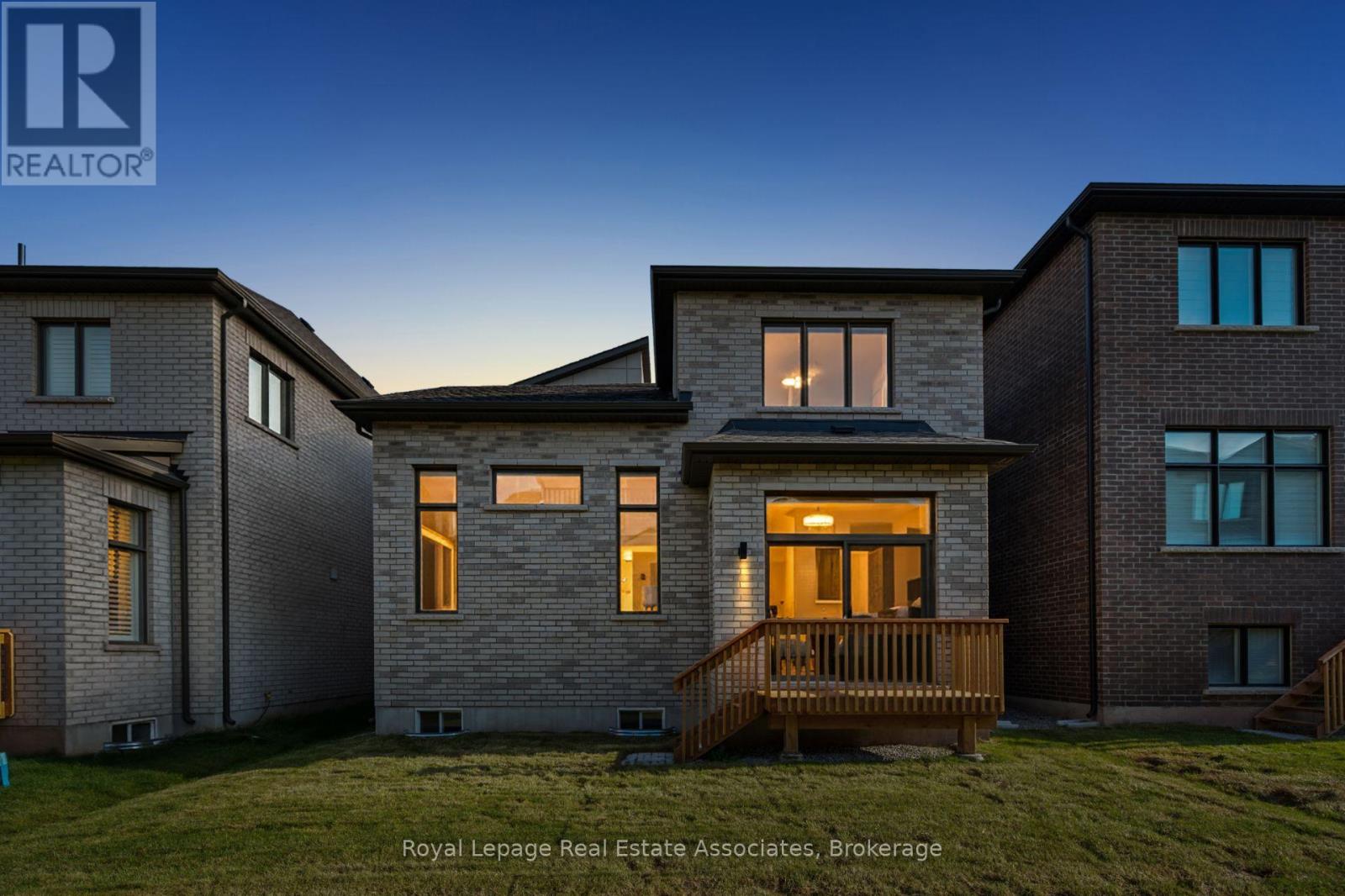 1249 Onyx Trail, Oakville, Ontario  L6H 8A8 - Photo 6 - W12516256