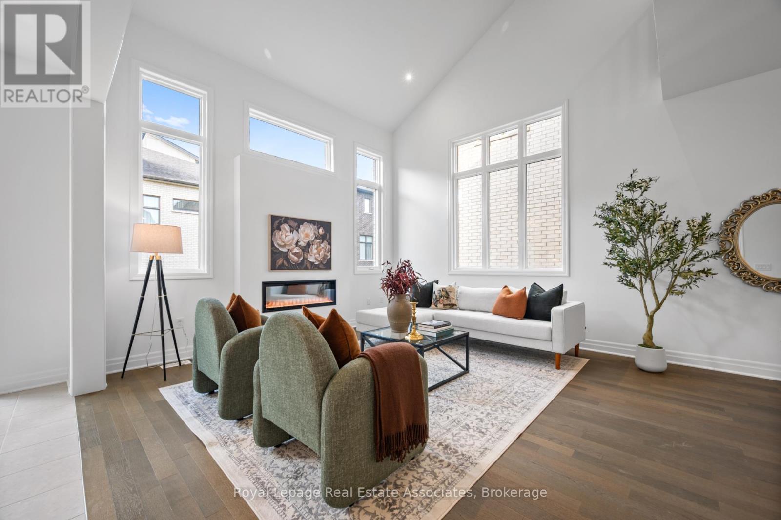 1249 Onyx Trail, Oakville, Ontario  L6H 8A8 - Photo 9 - W12516256