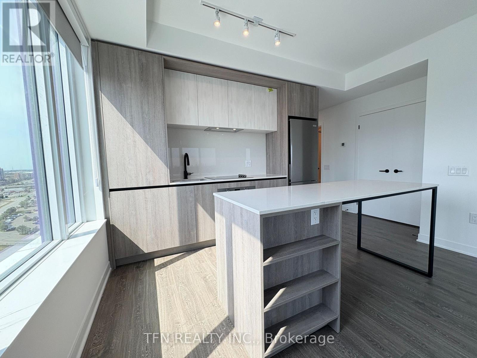 1703 - 2495 Eglinton Avenue W, Mississauga, Ontario  L5M 2T2 - Photo 10 - W12516284