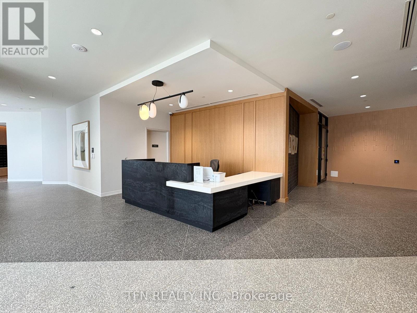 1703 - 2495 Eglinton Avenue W, Mississauga, Ontario  L5M 2T2 - Photo 3 - W12516284