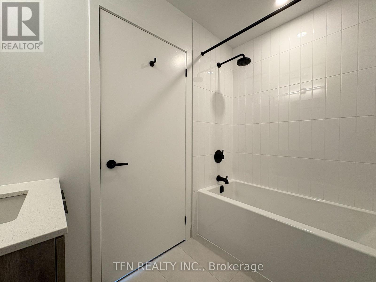 1703 - 2495 Eglinton Avenue W, Mississauga, Ontario  L5M 2T2 - Photo 30 - W12516284