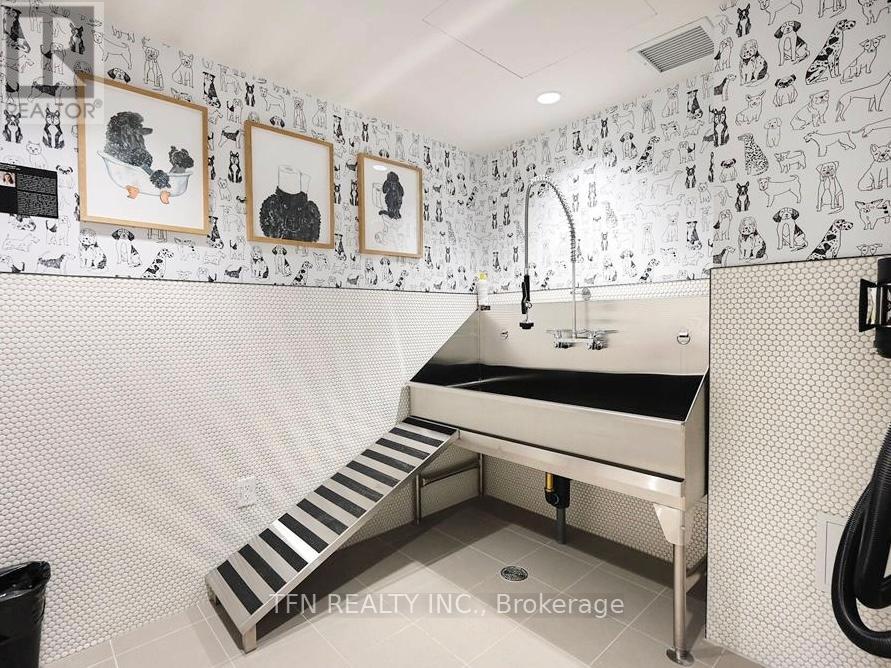 1703 - 2495 Eglinton Avenue W, Mississauga, Ontario  L5M 2T2 - Photo 41 - W12516284