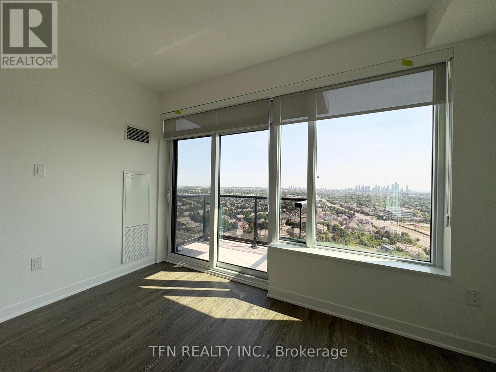 1703 - 2495 Eglinton Avenue W, Mississauga, Ontario  L5M 2T2 - Photo 8 - W12516284