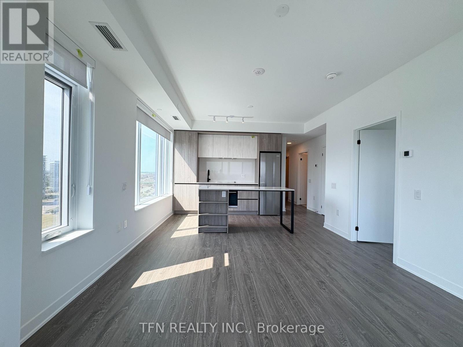 1703 - 2495 Eglinton Avenue W, Mississauga, Ontario  L5M 2T2 - Photo 9 - W12516284