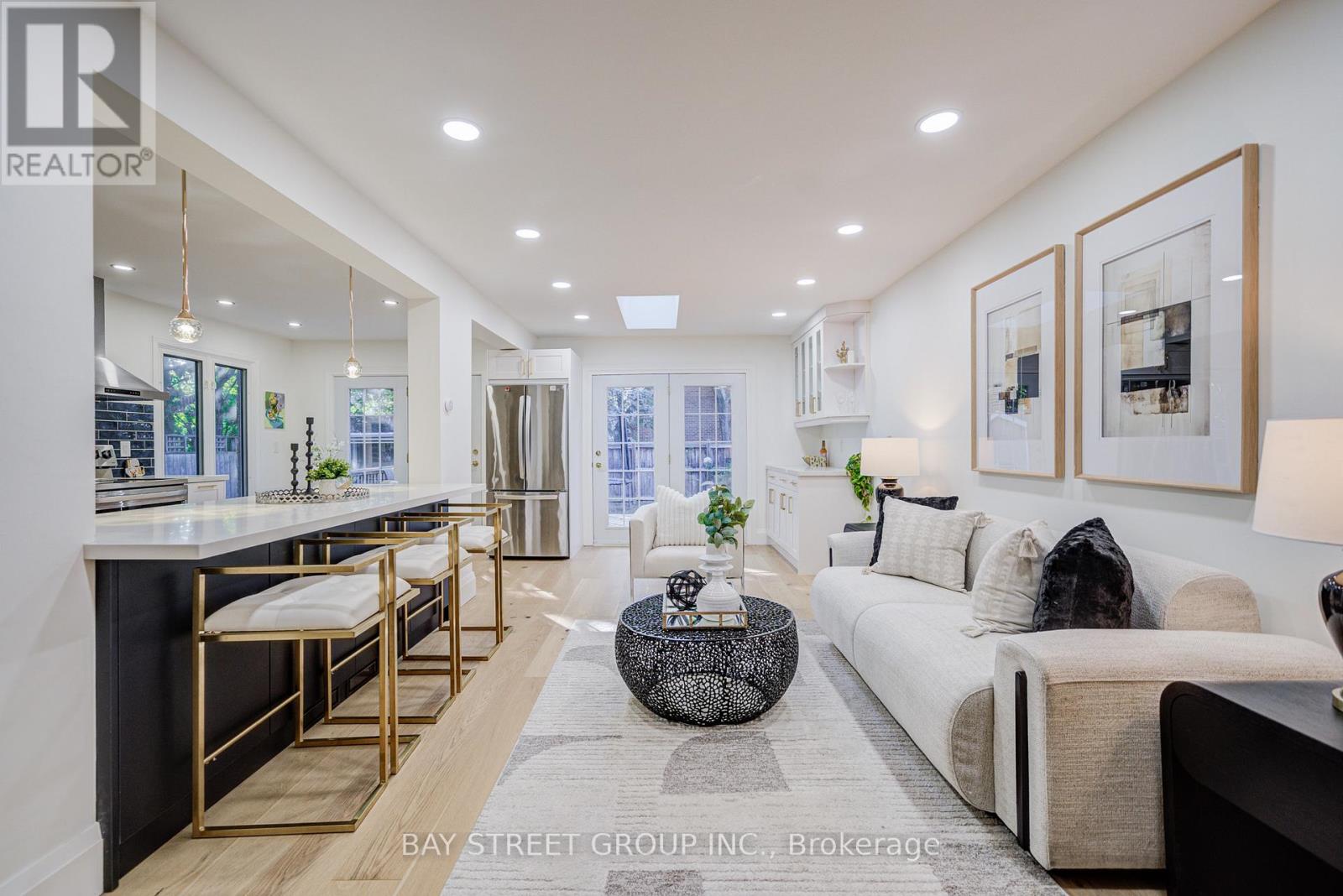 1307 Barberry Green, Oakville, Ontario  L6M 2A7 - Photo 10 - W12516286