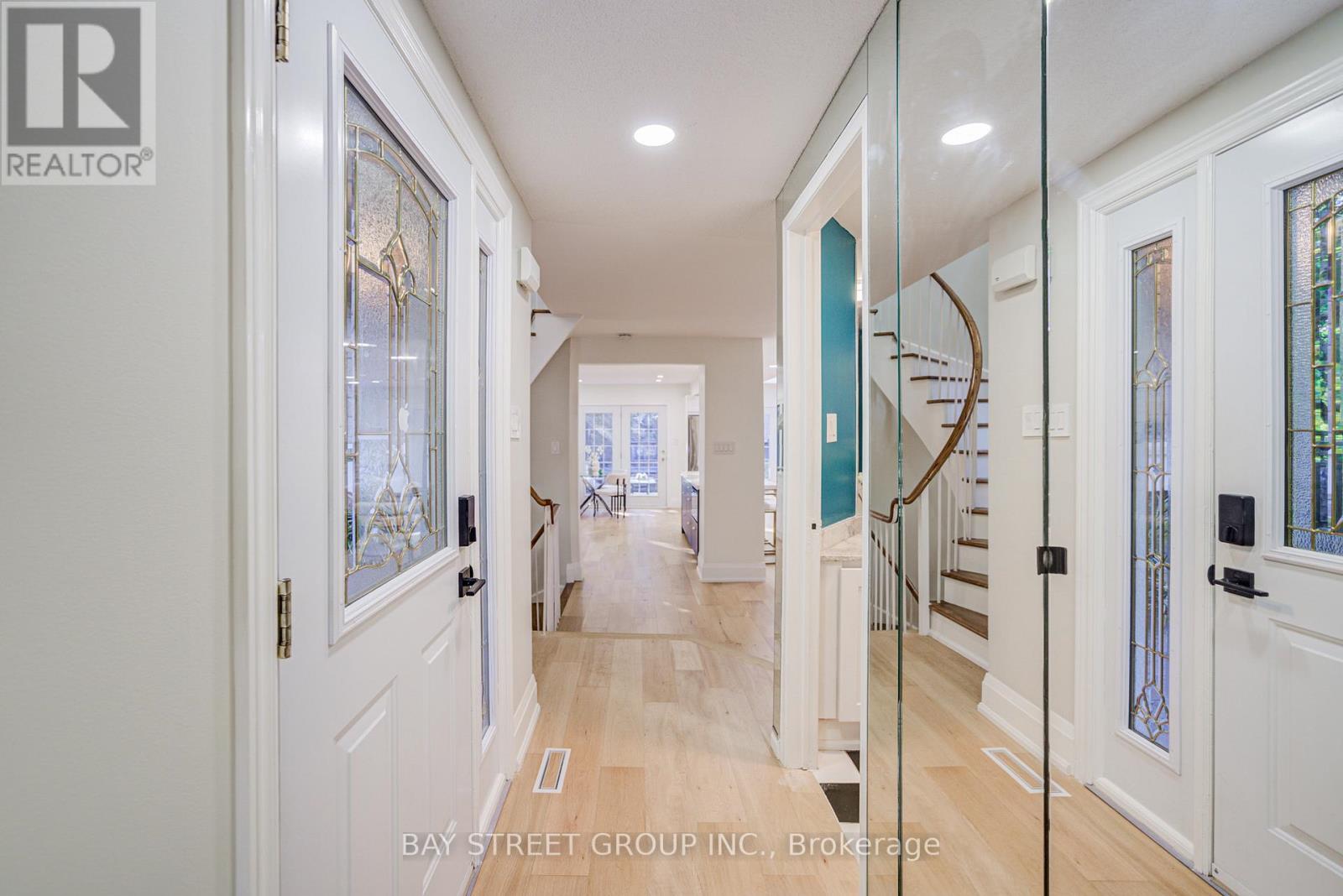 1307 Barberry Green, Oakville, Ontario  L6M 2A7 - Photo 3 - W12516286