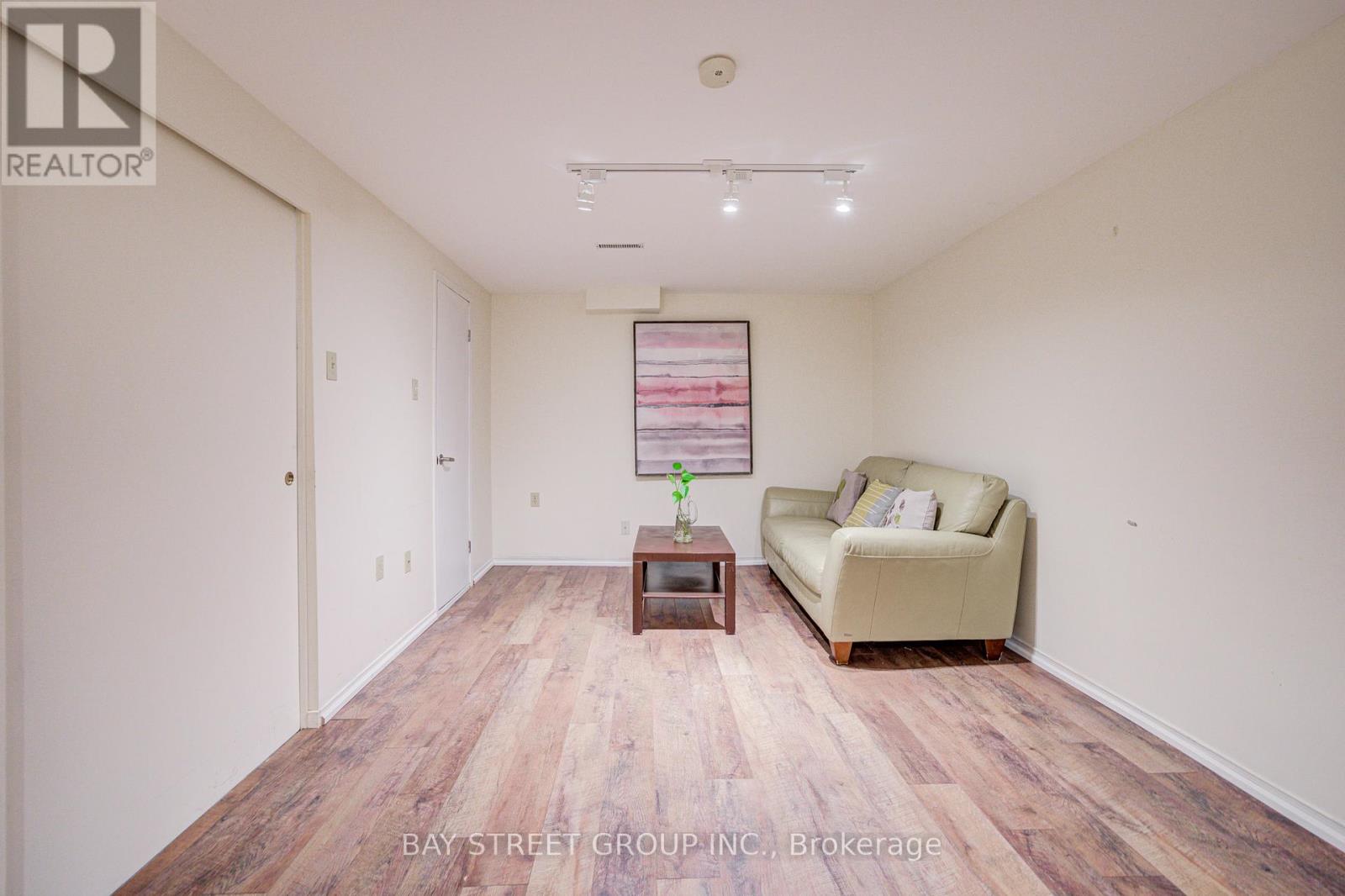 1307 Barberry Green, Oakville, Ontario  L6M 2A7 - Photo 40 - W12516286