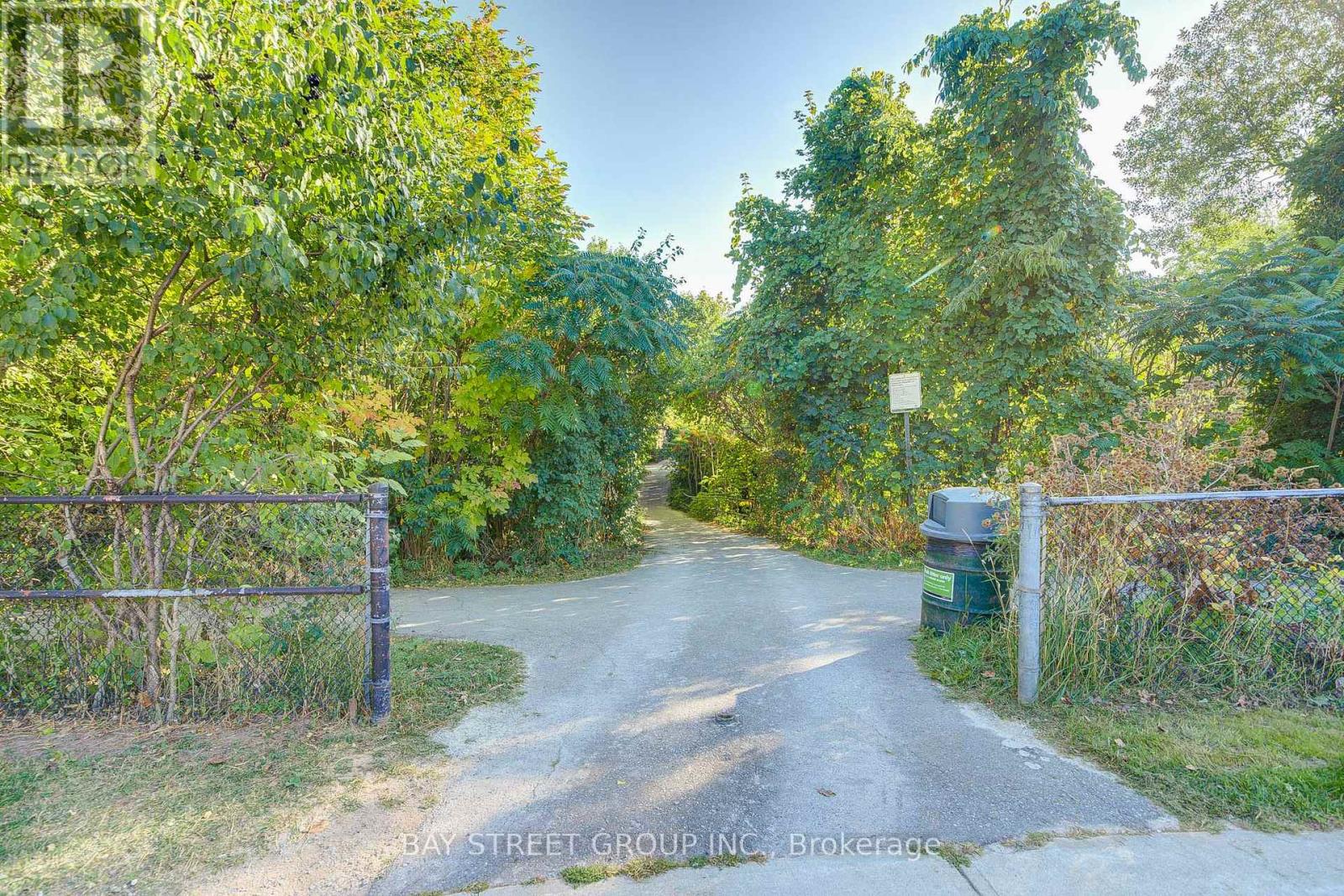 1307 Barberry Green, Oakville, Ontario  L6M 2A7 - Photo 49 - W12516286