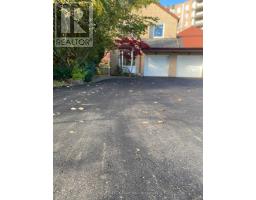 1307 BARBERRY GREEN, Oakville, Ontario