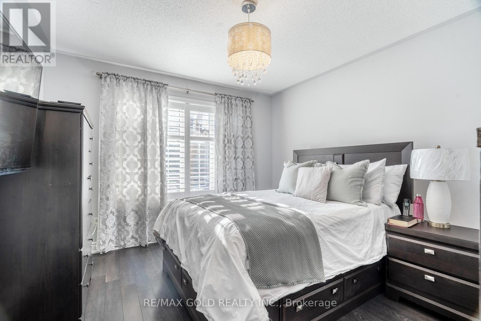 67 Locust Drive, Brampton, Ontario  L6R 0W2 - Photo 32 - W12516348