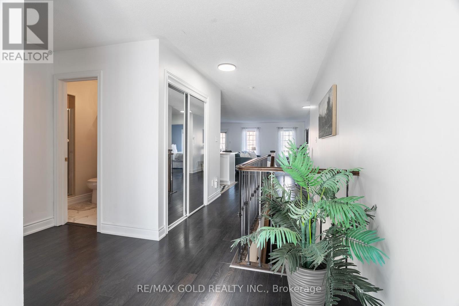 67 Locust Drive, Brampton, Ontario  L6R 0W2 - Photo 6 - W12516348