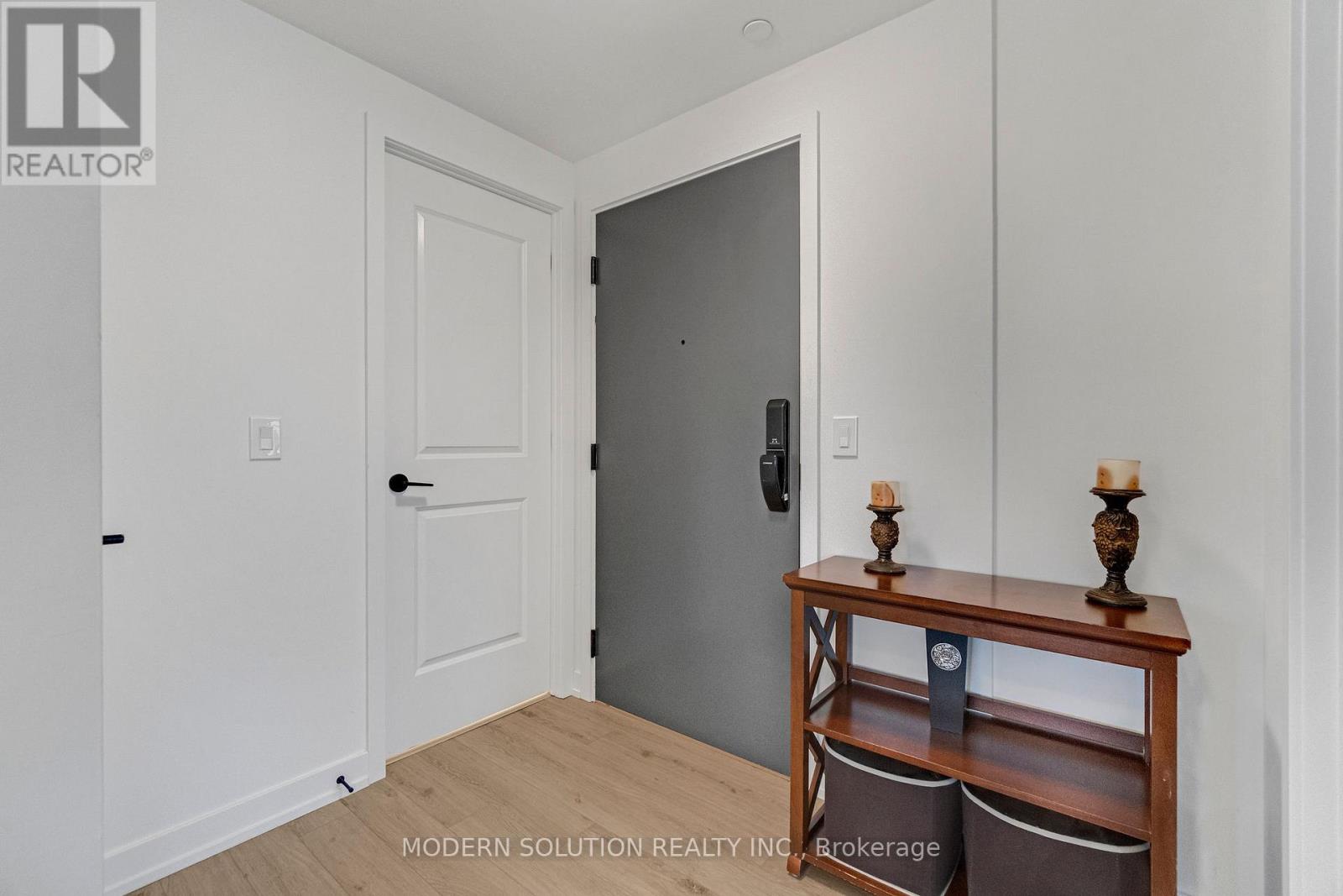 908 - 345 Wheat Boom Drive, Oakville, Ontario  L6H 7X4 - Photo 10 - W12516356