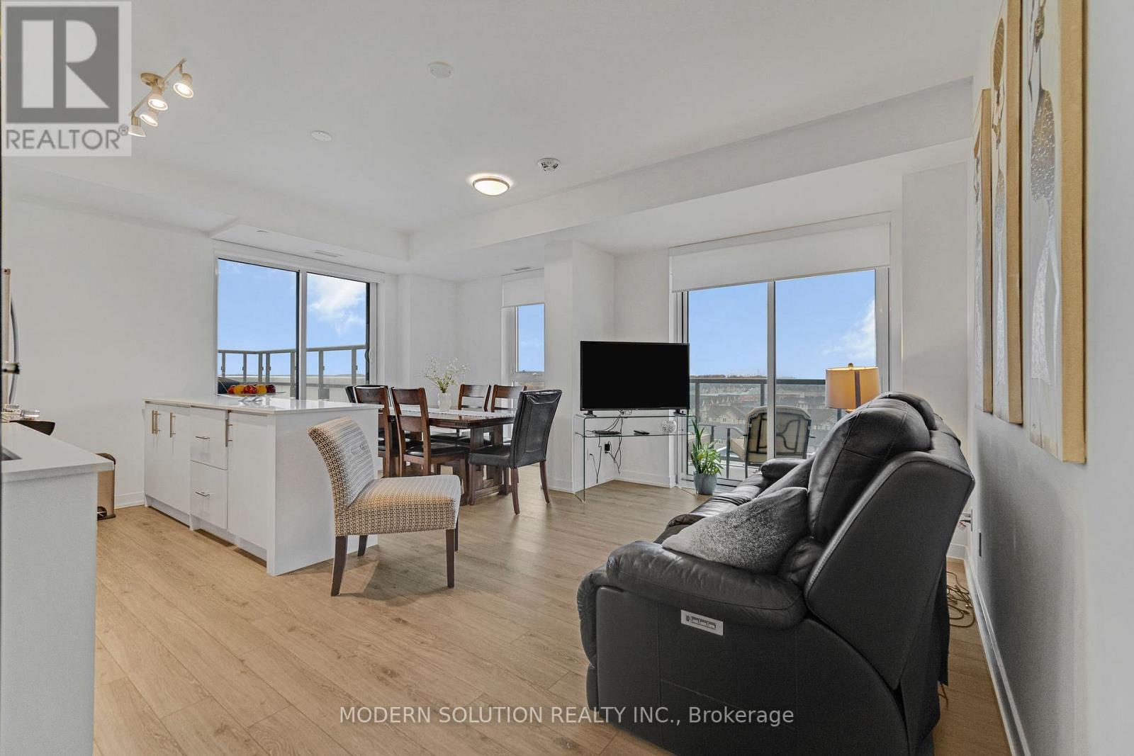 908 - 345 Wheat Boom Drive, Oakville, Ontario  L6H 7X4 - Photo 12 - W12516356