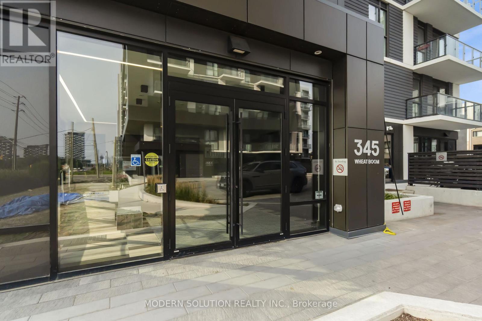 908 - 345 Wheat Boom Drive, Oakville, Ontario  L6H 7X4 - Photo 2 - W12516356