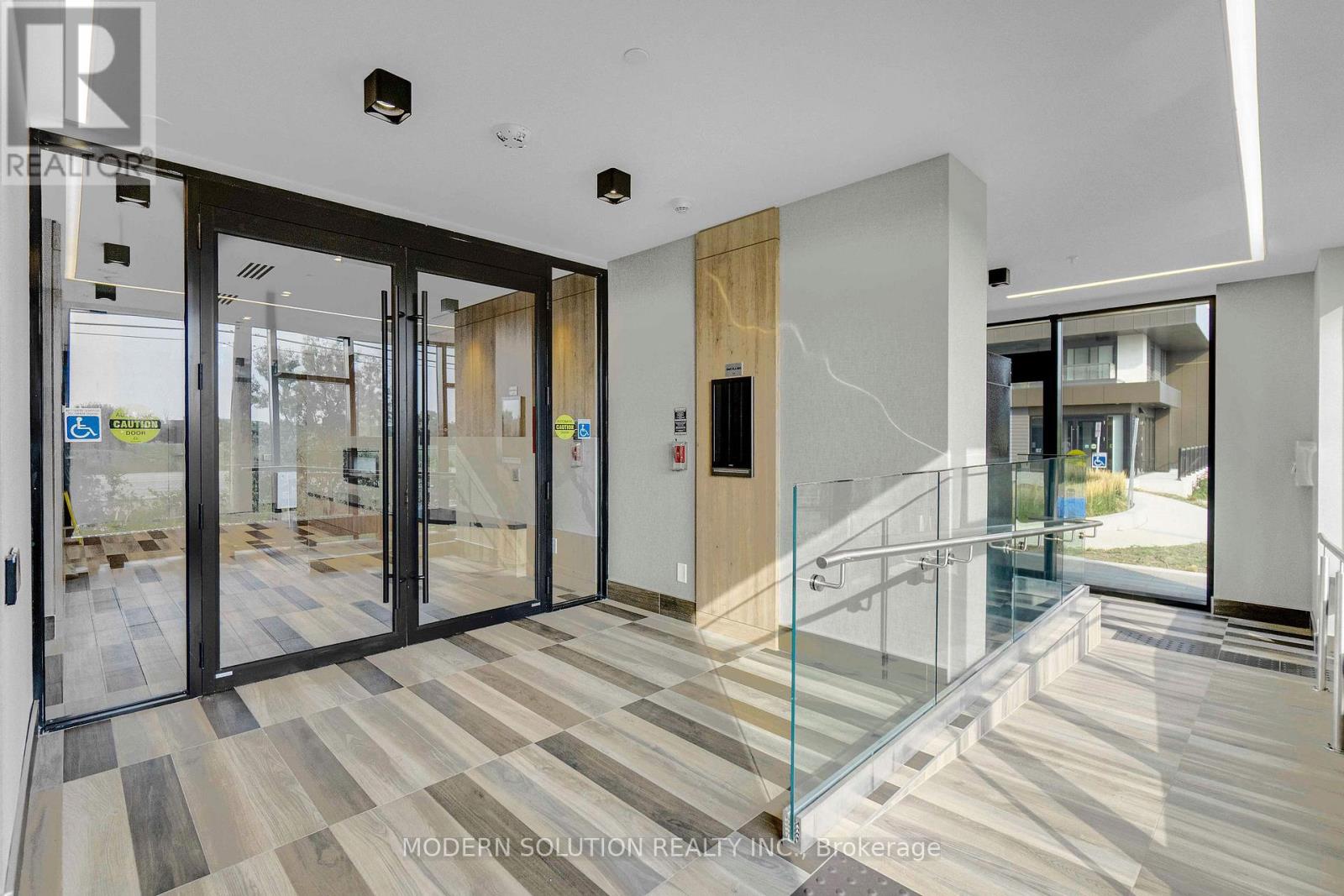 908 - 345 Wheat Boom Drive, Oakville, Ontario  L6H 7X4 - Photo 4 - W12516356