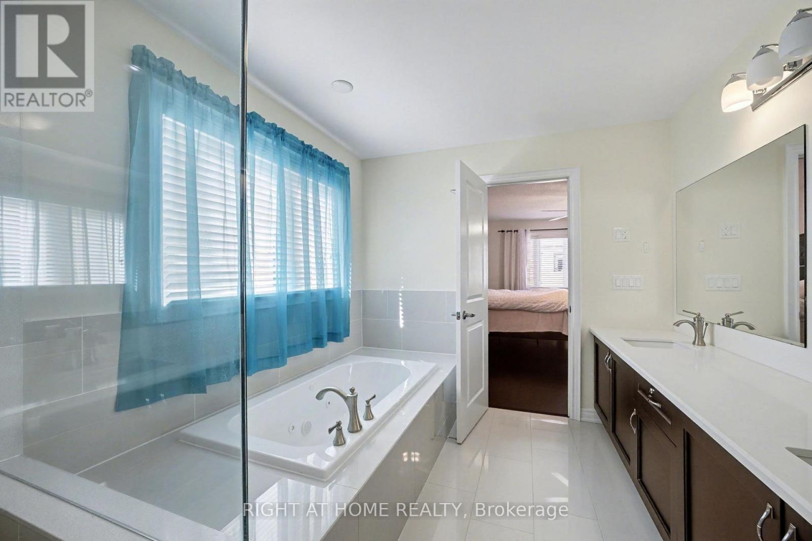 10 Dalecrest Road, Brampton, Ontario  L6X 5N3 - Photo 24 - W12516416