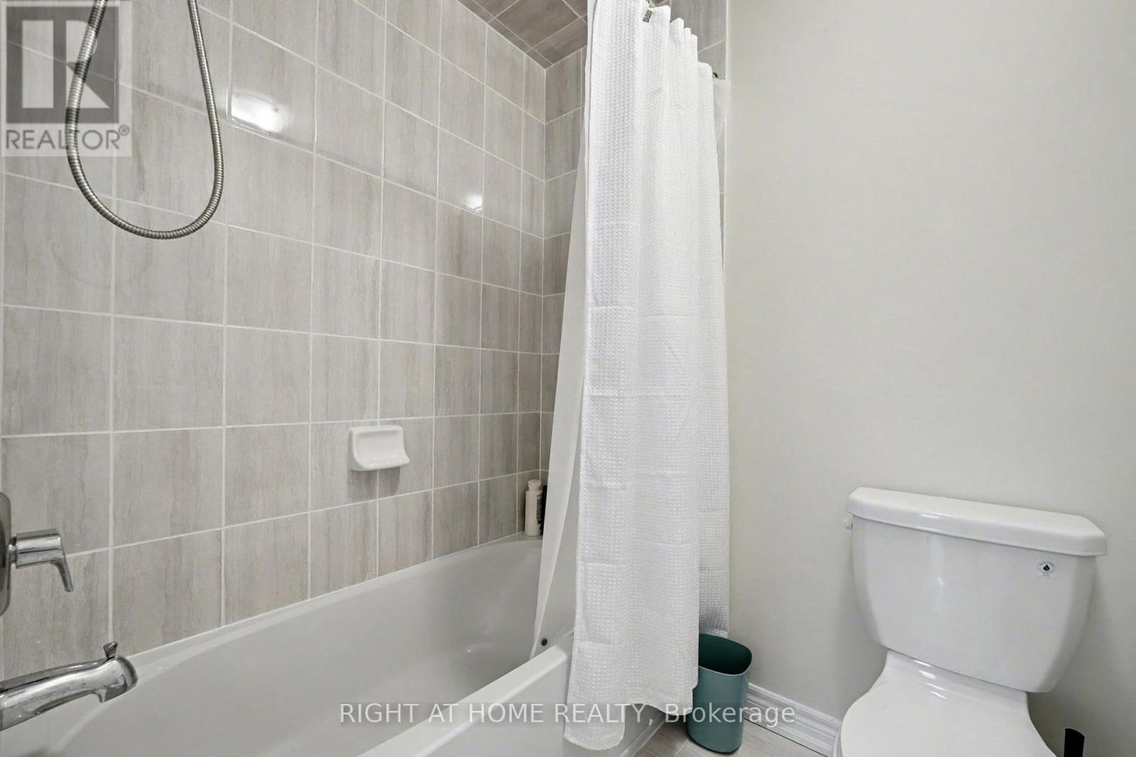 10 Dalecrest Road, Brampton, Ontario  L6X 5N3 - Photo 33 - W12516416