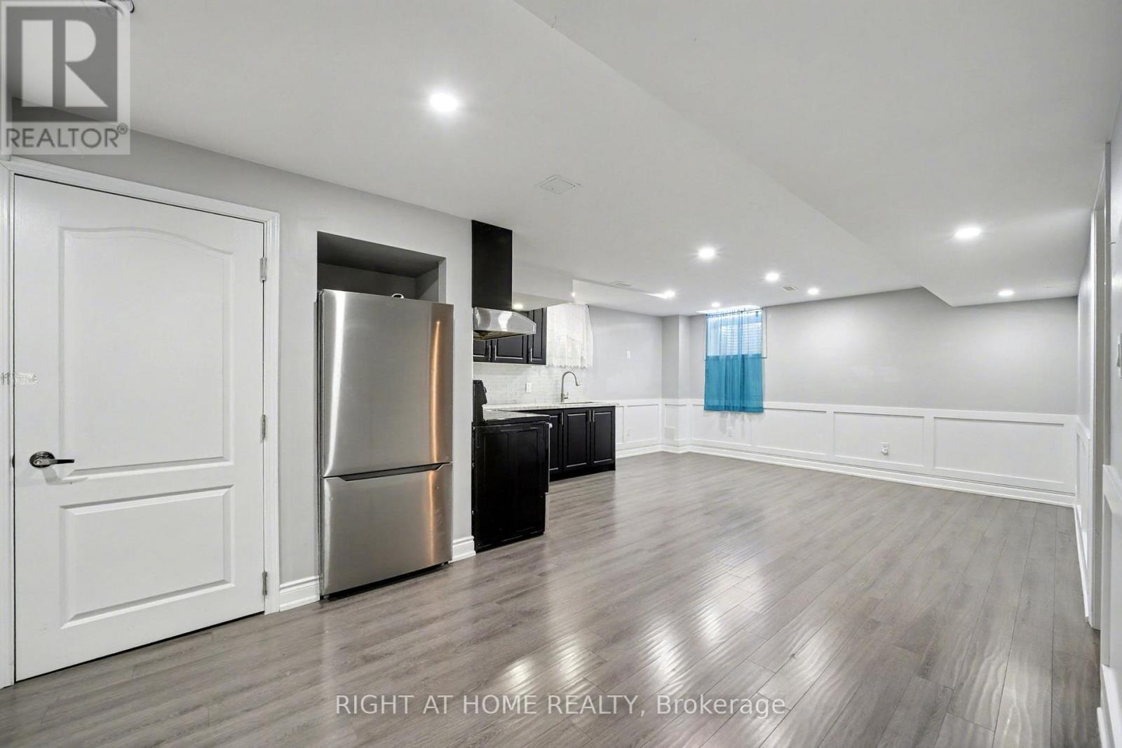 10 Dalecrest Road, Brampton, Ontario  L6X 5N3 - Photo 34 - W12516416