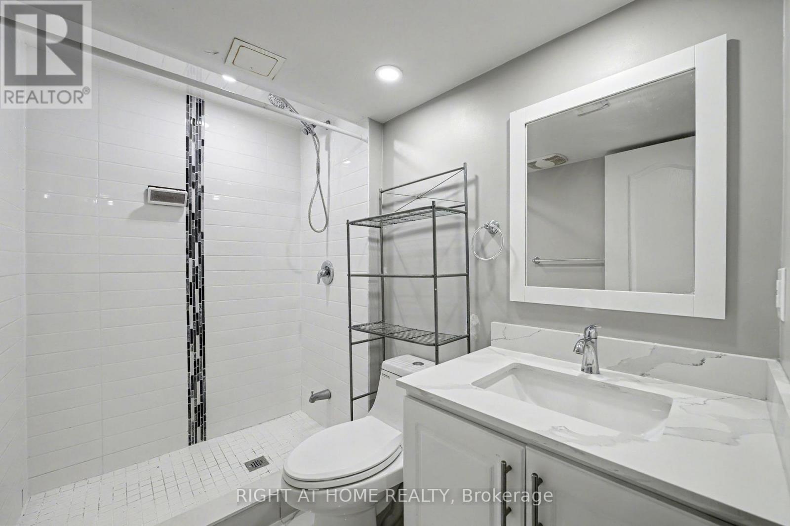 10 Dalecrest Road, Brampton, Ontario  L6X 5N3 - Photo 36 - W12516416