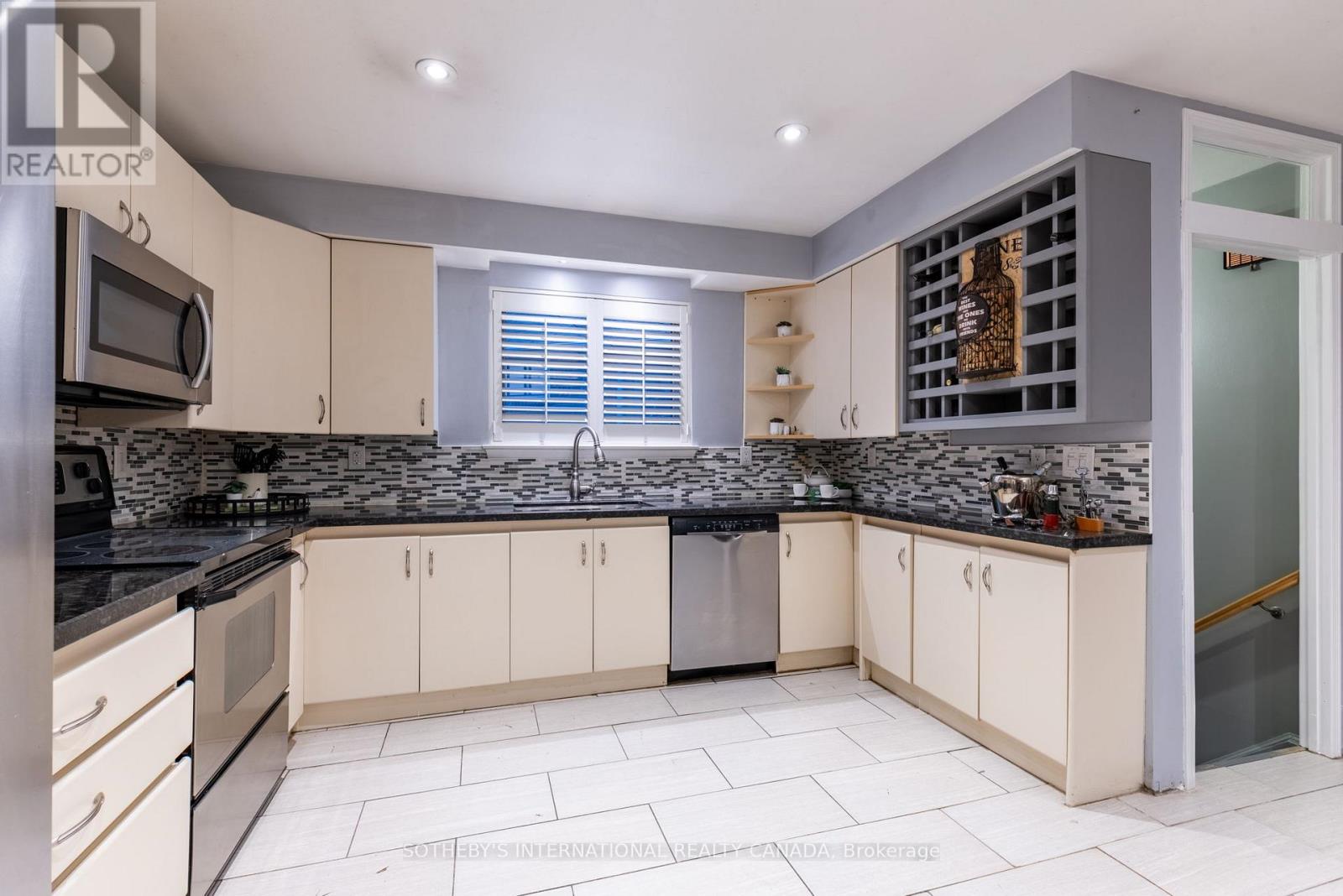 14 Beckenham Court, Toronto, Ontario  M9C 3K9 - Photo 10 - W12516432