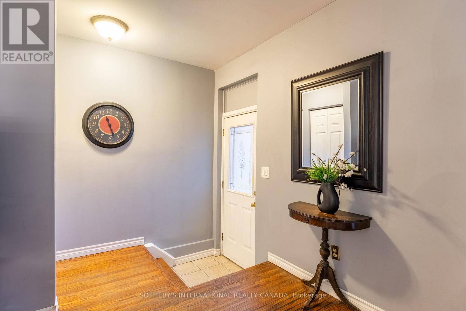 14 Beckenham Court, Toronto, Ontario  M9C 3K9 - Photo 4 - W12516432