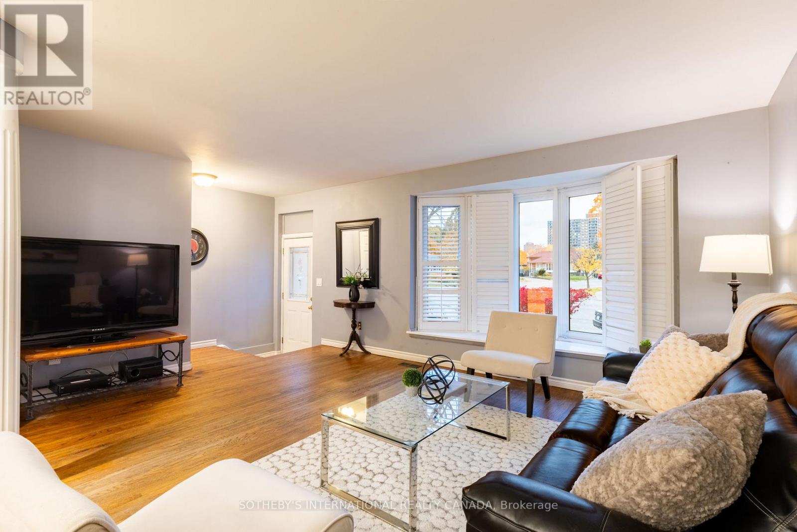 14 Beckenham Court, Toronto, Ontario  M9C 3K9 - Photo 5 - W12516432