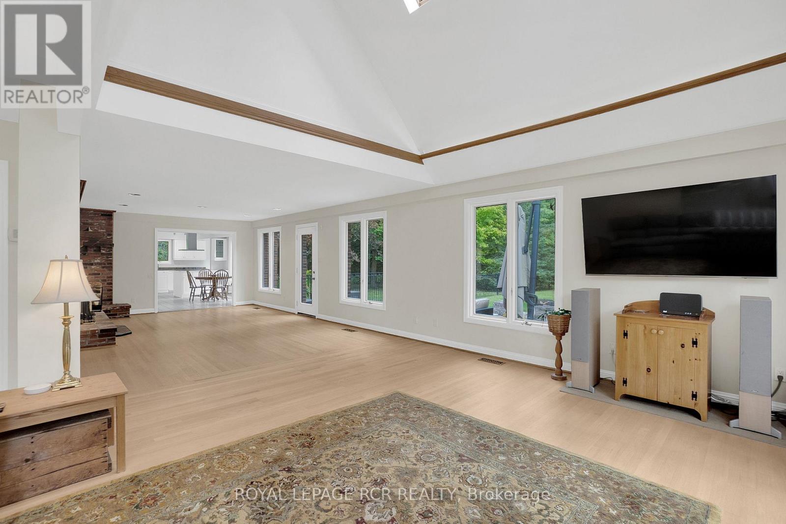 8225 Finnerty Side Road, Caledon, Ontario  L7E 0H6 - Photo 17 - W12516462