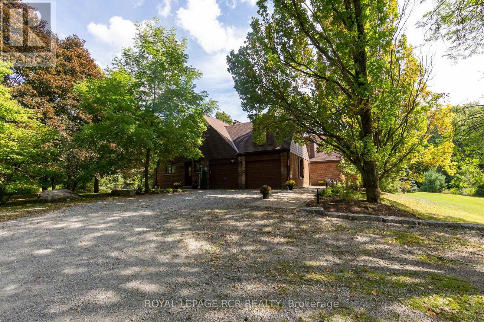 8225 Finnerty Side Road, Caledon, Ontario  L7E 0H6 - Photo 4 - W12516462