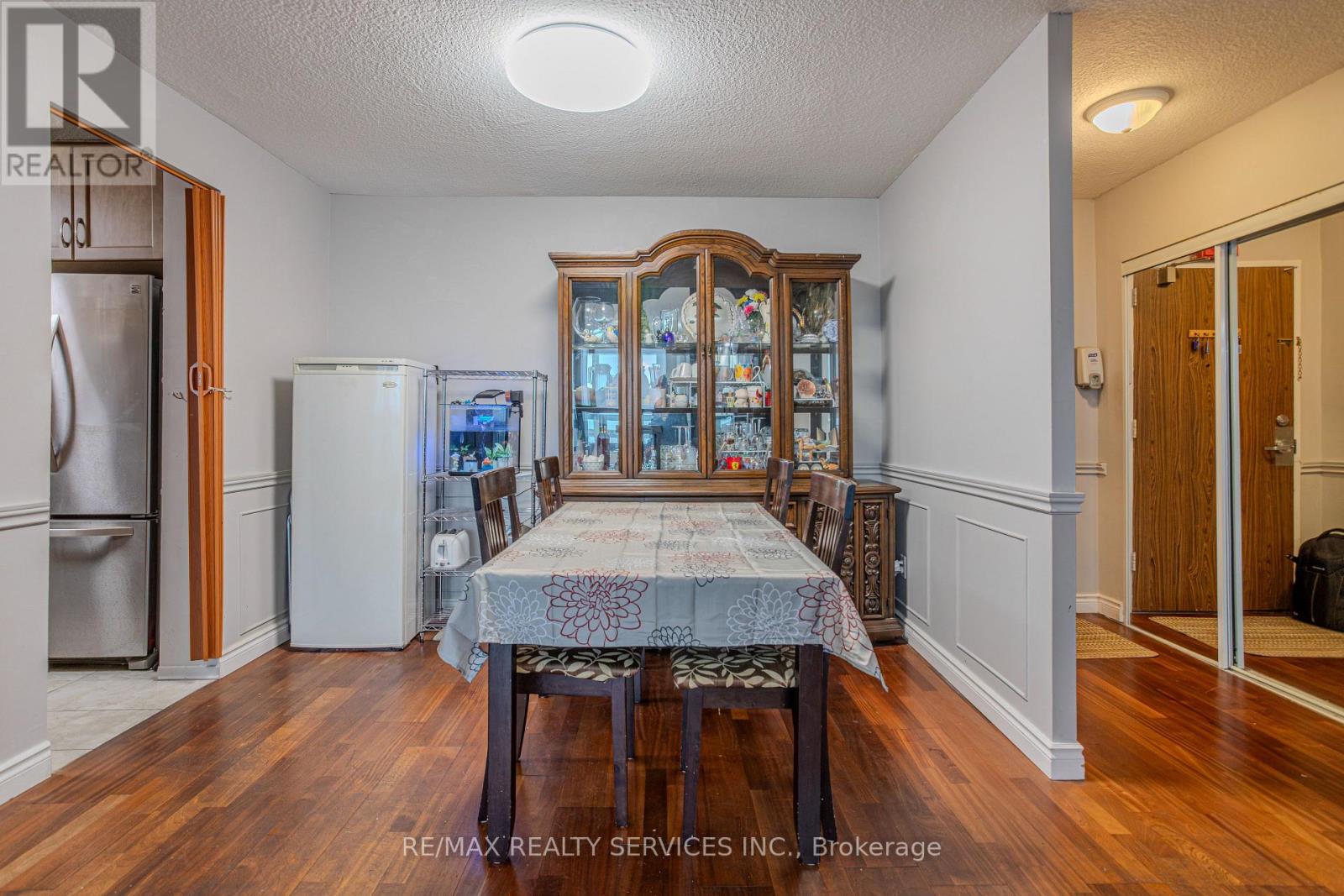 1305 - 20 Mississauga Valley Boulevard, Mississauga, Ontario  L5A 3S1 - Photo 11 - W12516486