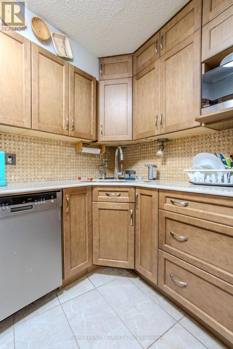 1305 - 20 Mississauga Valley Boulevard, Mississauga, Ontario  L5A 3S1 - Photo 14 - W12516486