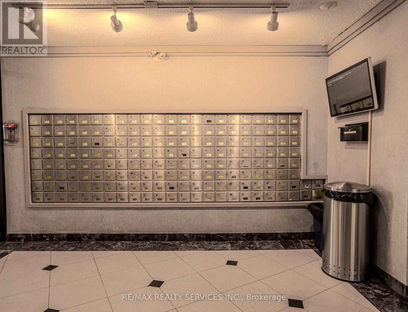 1305 - 20 Mississauga Valley Boulevard, Mississauga, Ontario  L5A 3S1 - Photo 5 - W12516486