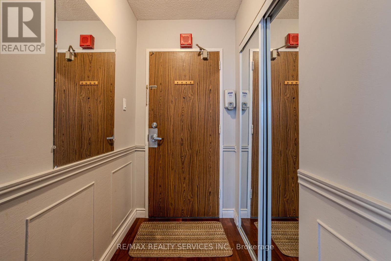 1305 - 20 Mississauga Valley Boulevard, Mississauga, Ontario  L5A 3S1 - Photo 7 - W12516486