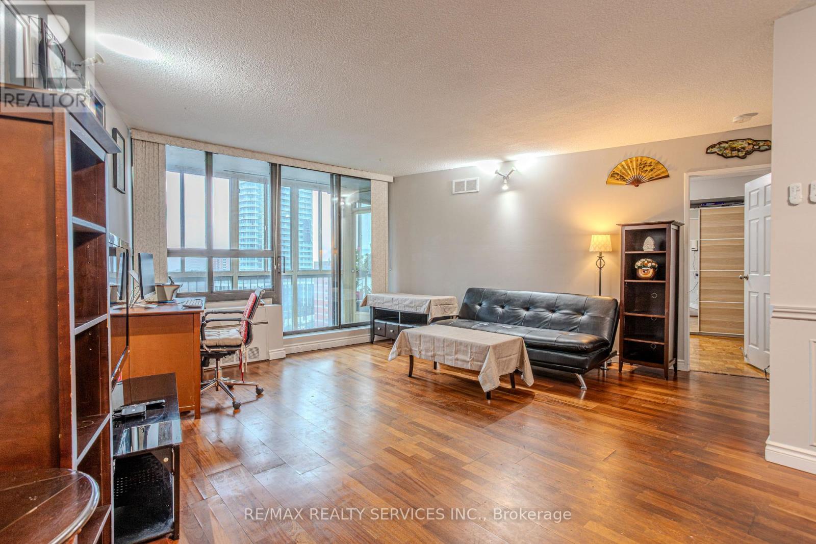 1305 - 20 Mississauga Valley Boulevard, Mississauga, Ontario  L5A 3S1 - Photo 8 - W12516486