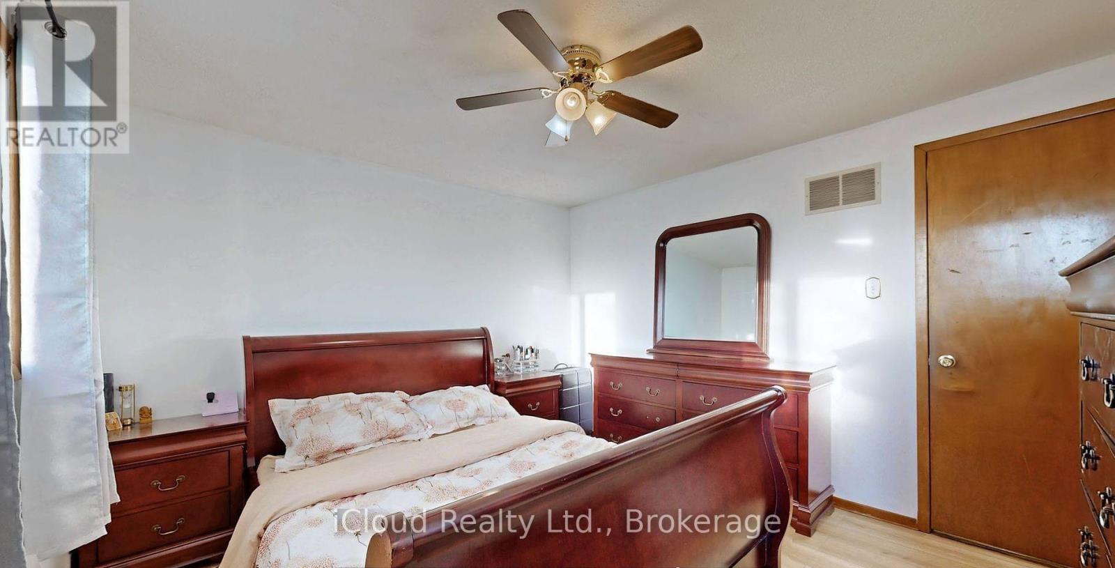 32 Dafoe Crescent, Brampton (Fletcher's West), Ontario  L6Y 2L2 - Photo 15 - W12516490