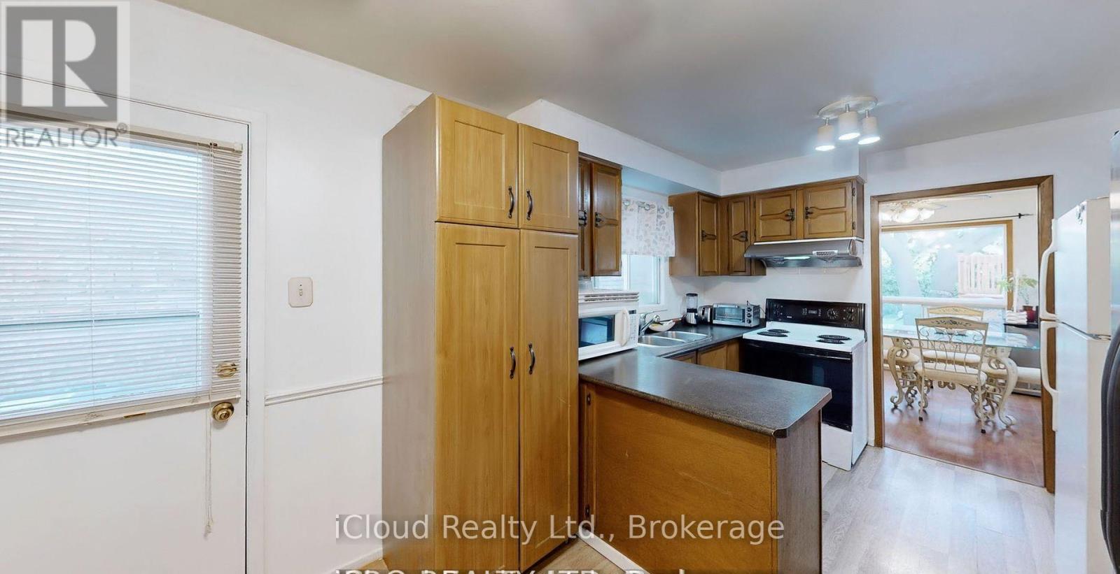 32 Dafoe Crescent, Brampton (Fletcher's West), Ontario  L6Y 2L2 - Photo 19 - W12516490